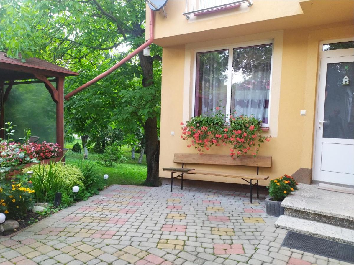 Apartament W Domu Na Wsi Tomaszów Lubelski Exterior foto