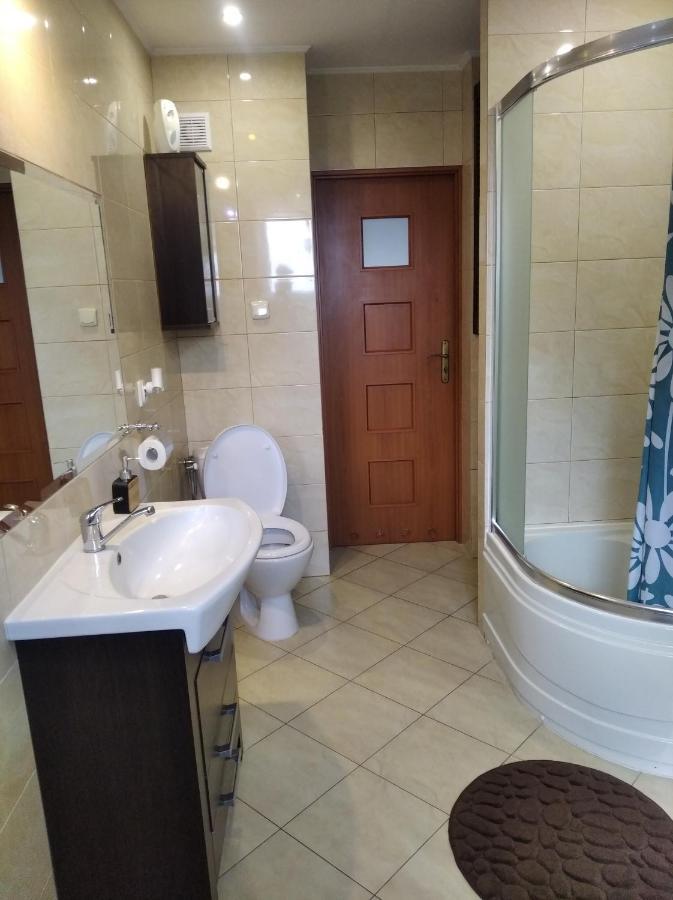 Apartament W Domu Na Wsi Tomaszów Lubelski Exterior foto